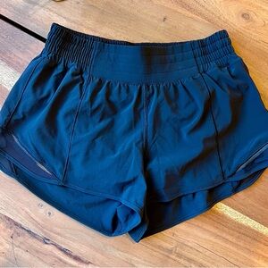 Lululemon Hotty Hot Shorts 2.5in